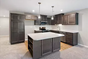 5890 Parkview Ln, Miami Township, OH 45150 - Photo 2