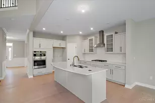 5225 Ivy Rose Ln, Green Township, OH 45247 - Photo 2