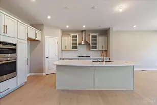 5225 Ivy Rose Ln, Green Township, OH 45247 - Photo 4