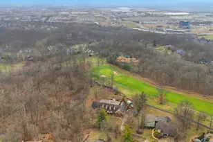 5821 Old Forest Ln, West Chester, OH 45069 - Photo 2