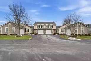 758 Stoneharbor Ln, Hamilton Township, OH 45039 - Photo 2