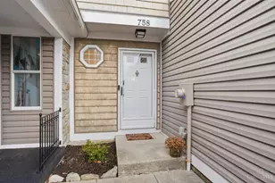 758 Stoneharbor Ln, Hamilton Township, OH 45039 - Photo 4