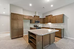 5890 Parkview Ln, Miami Township, OH 45150 - Photo 2