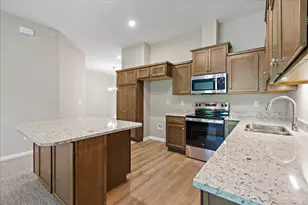 5890 Parkview Ln, Miami Township, OH 45150 - Photo 4
