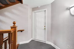 720 Castlegate Ln, Springfield Township, OH 45231 - Photo 6