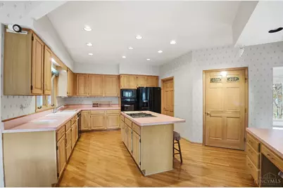 575 Miami Bluff Court, Miami Township, OH 45140 - Photo 14