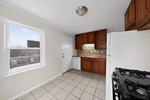 1877 Ashbrook Dr, Cincinnati, OH 45238 - Photo 10