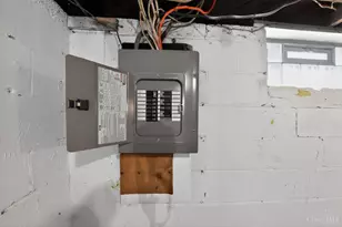 1877 Ashbrook Dr, Cincinnati, OH 45238 - Photo 18