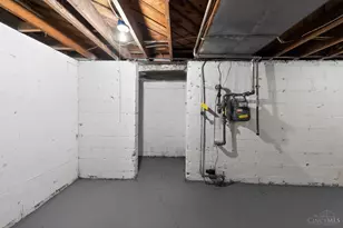 1877 Ashbrook Dr, Cincinnati, OH 45238 - Photo 20