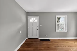 1877 Ashbrook Dr, Cincinnati, OH 45238 - Photo 6