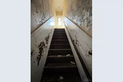 318 W McMicken Avenue, Cincinnati, OH 45214 - Photo 8