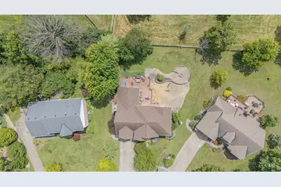 8164 Foxdale Court, West Chester, OH 45069 - Photo 2