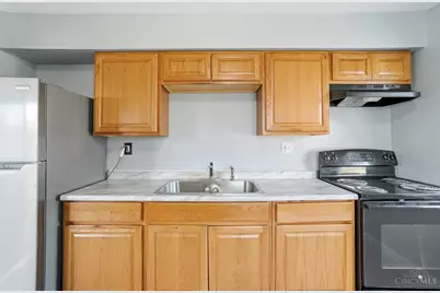 2824 Westknolls Lane, Cincinnati, OH 45211 - Photo 10