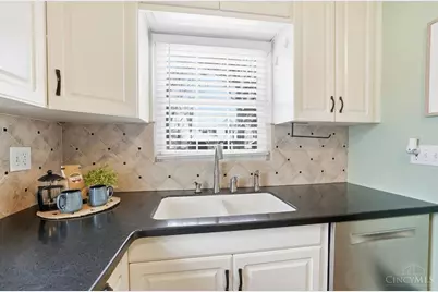 3935 Eileen Drive, Cincinnati, OH 45209 - Photo 16