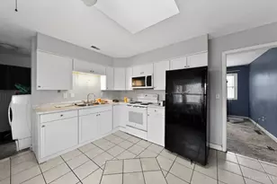 1958 Bluehill Dr, Springfield Township, OH 45240 - Photo 2