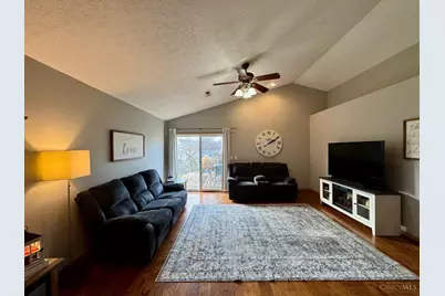 250 Hartford Court, Hamilton Township, OH 45039 - Photo 10