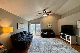 250 Hartford Ct, Hamilton Township, OH 45039 - Photo 10