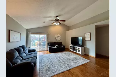 250 Hartford Court, Hamilton Township, OH 45039 - Photo 6