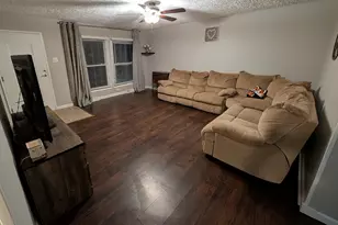 859 Gilcrest Ln, Delhi Township, OH 45238 - Photo 2