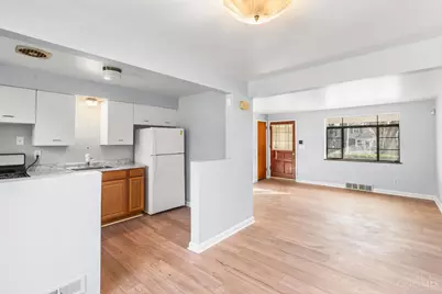 1415 Maple Avenue, Wyoming, OH 45215 - Photo 4