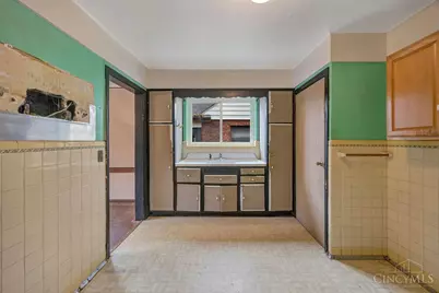 1127 W North Bend Road, Cincinnati, OH 45224 - Photo 12