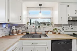 625 Conina Dr, Delhi Township, OH 45233 - Photo 14