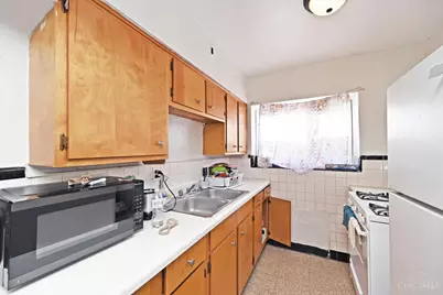 3042 Percy Avenue, Cincinnati, OH 45211 - Photo 6