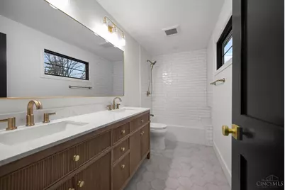 7025 Wallace Avenue, Madeira, OH 45243 - Photo 34