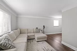 6097 W Fordham Pl, Silverton, OH 45213 - Photo 8