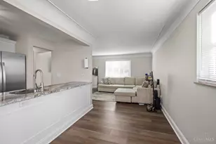 6097 W Fordham Pl, Silverton, OH 45213 - Photo 6