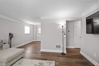 6097 W Fordham Place, Silverton, OH 45213 - Photo 8