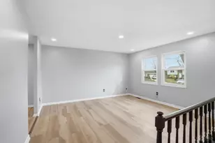 9925 Grasscreek Ct, Colerain Township, OH 45231 - Photo 6