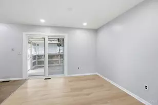 9925 Grasscreek Ct, Colerain Township, OH 45231 - Photo 8