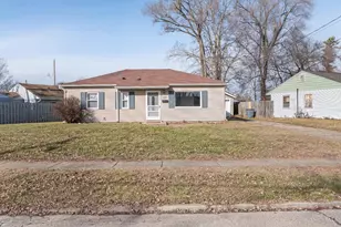 121 Holly Ln, Mason, OH 45040 - Photo 2