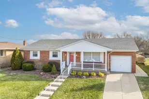 5679 Hollowview Ct, Delhi Township, OH 45233 - Photo 2