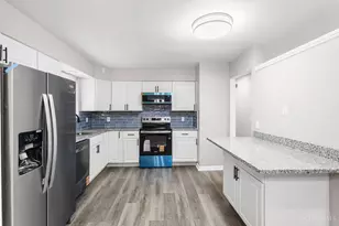 3121 Mary Jane Dr, Green Township, OH 45211 - Photo 8