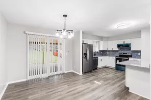 3121 Mary Jane Dr, Green Township, OH 45211 - Photo 10