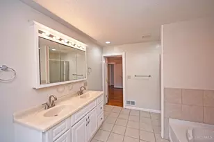 1266 Avon Dr, Cincinnati, OH 45229 - Photo 54