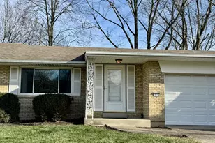 1612 Clemson Cir, Anderson Township, OH 45255 - Photo 2