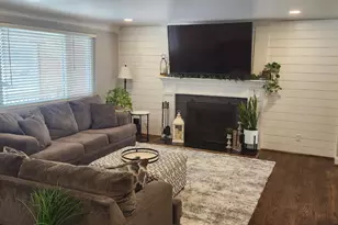 5352 Laured Pl, Green Township, OH 45238 - Photo 2