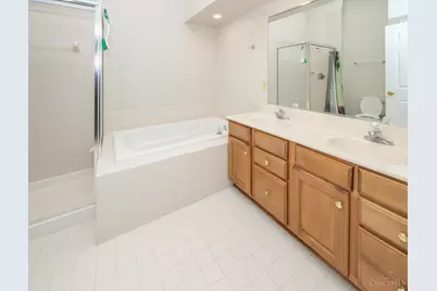 5905 Castlewood Crossing, Miami Township, OH 45150 - Photo 30