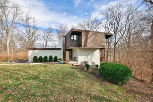 8288 Bridle Rd, Anderson Township, OH 45244 - Photo 2