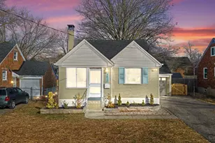 3830 S Broadlawn Cir, Silverton, OH 45236 - Photo 2