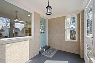 3830 S Broadlawn Cir, Silverton, OH 45236 - Photo 8