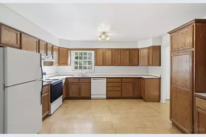 7628 Lesourdsville West Chester Road, West Chester, OH 45069 - Photo 16