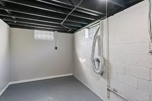 6085 Capri Dr, Cincinnati, OH 45224 - Photo 32