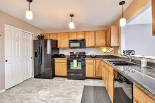 492 Mapleleaf Dr, Union Township, OH 45255 - Photo 16