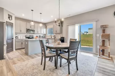 5817 Montrose Court, Hamilton Township, OH 45152 - Photo 12