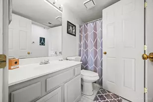 496 Mapleleaf Dr, Union Township, OH 45255 - Photo 16