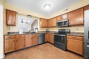 496 Mapleleaf Dr, Union Township, OH 45255 - Photo 6